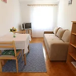 Apartment Nada *